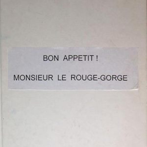 Bon appétit ! Monsieur Rouge-Gorge.